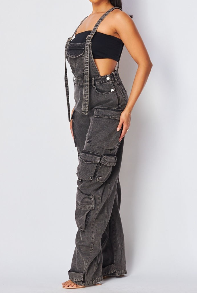 Loose Fit Multi-Balloon Pocket Bib Jumpsuit