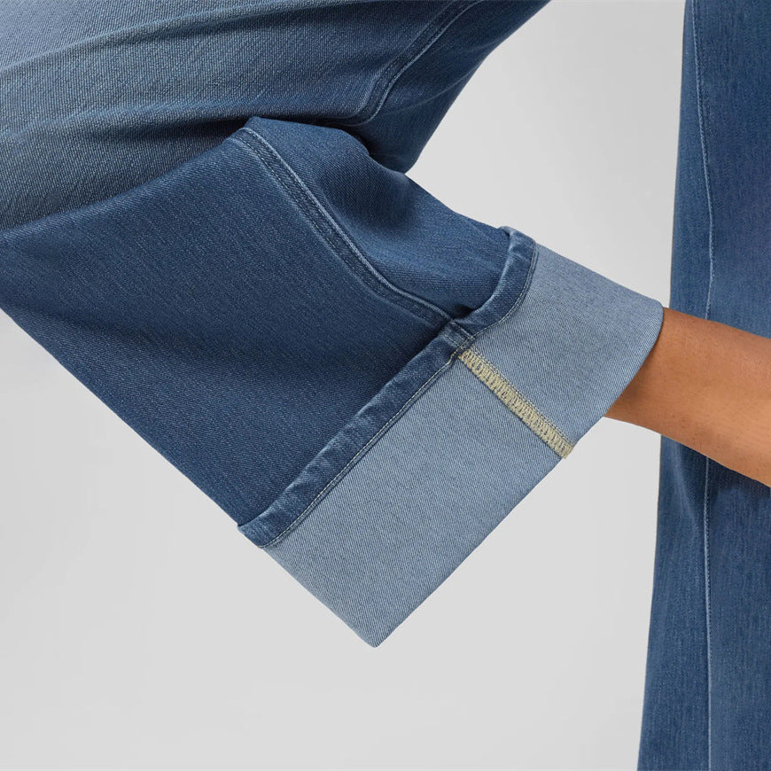 Chic Wide Leg Cuffed Jeans