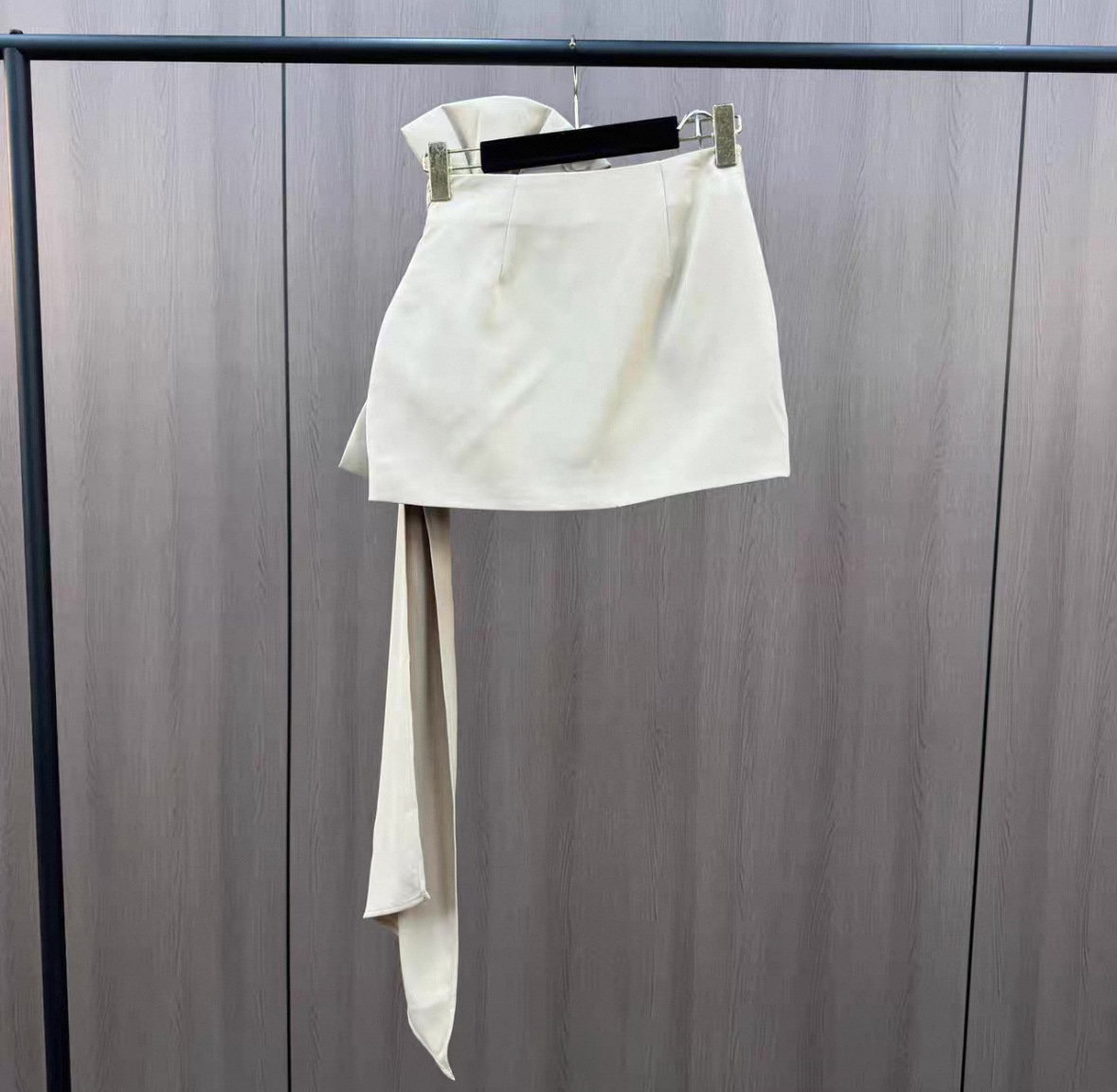 Pleated Ribbon Hip Skirt
