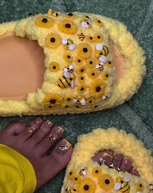 Bee Jar Cozy Slippers