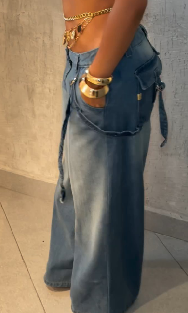 Baggy Jeans with Cargo Pockets On The Back