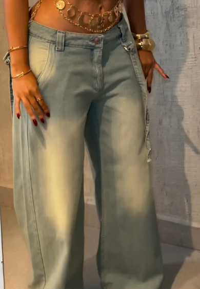 Baggy Jeans with Cargo Pockets On The Back