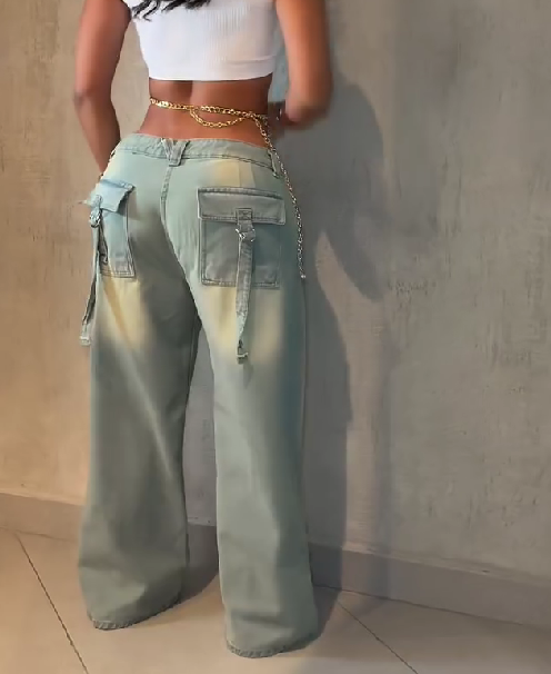Baggy Jeans with Cargo Pockets On The Back