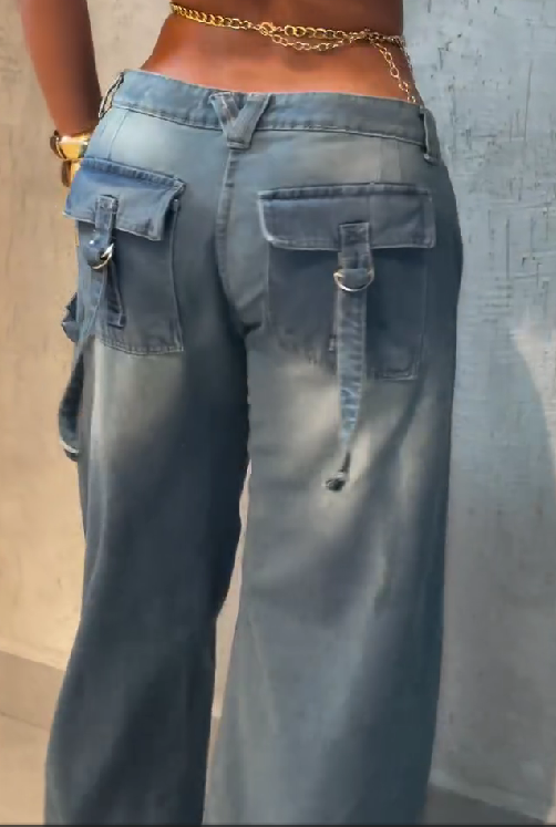 Baggy Jeans with Cargo Pockets On The Back