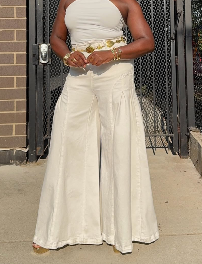 Stylish & Cool White Wide-Leg Jeans