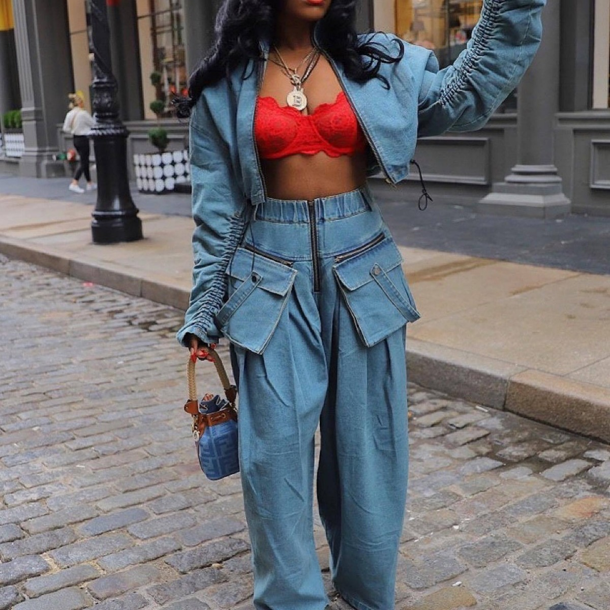 Zip-up Top & Jeans With Large Pockets