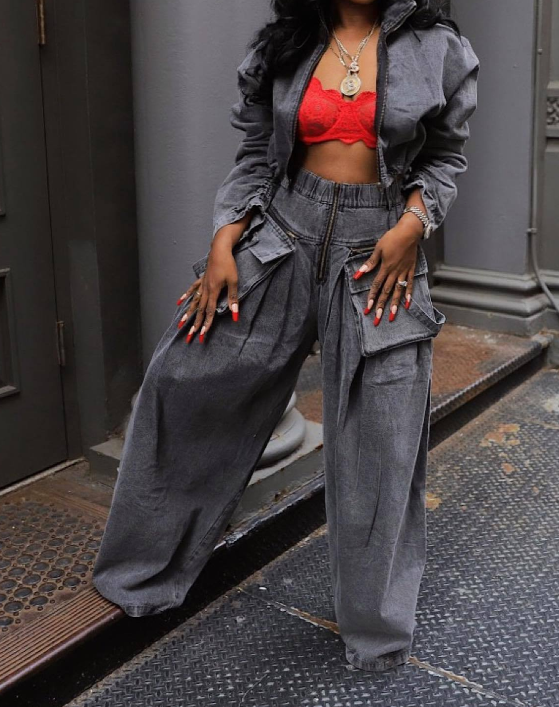 Zip-up Top & Jeans With Large Pockets