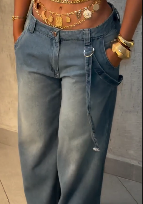 Baggy Jeans with Cargo Pockets On The Back