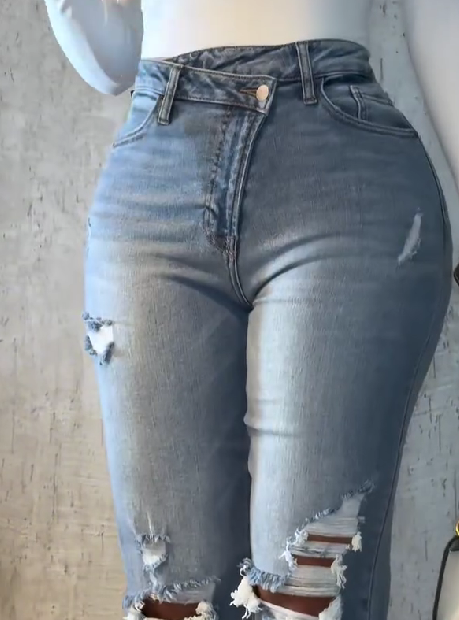 Slant Collar Ripped Straight Jeans