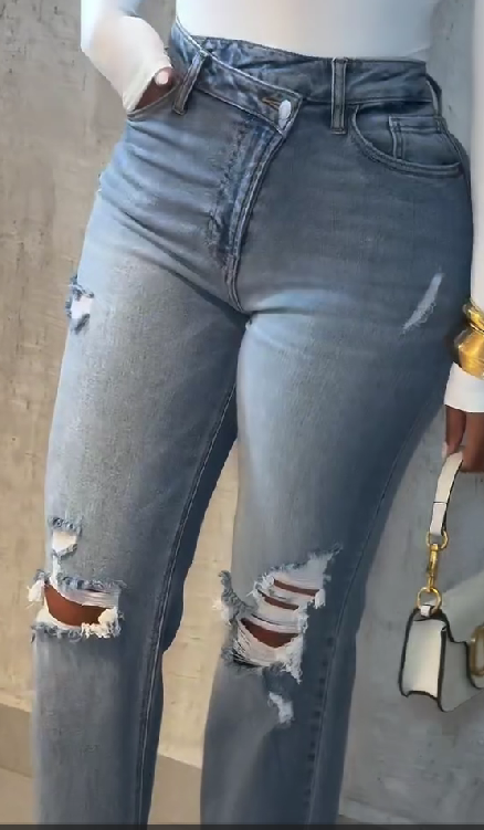 Slant Collar Ripped Straight Jeans