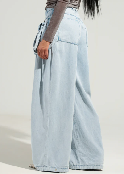 Fab Loose Wide-Leg Jeans